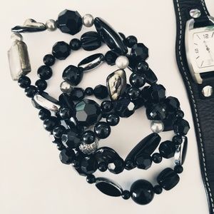 ⬇️ Set of beaded bracelets